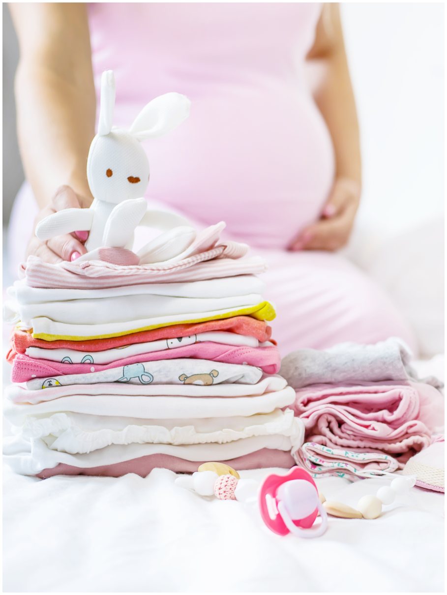 Read more about the article Kompletowanie wyprawki dla noworodka – kiedy zacząć i co zawrzeć?